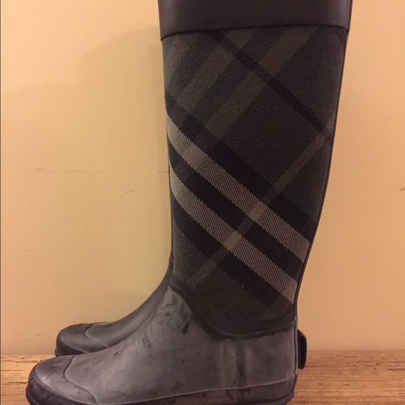 New Burberry Rain Boots - Picture 1 of 4